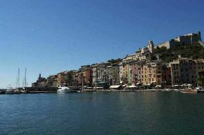 Xtrallusion photo gallery of Italy. Photos, pictures, images and photographs of the Italian Rivieras, the Italian Lakes, the Italian Alps, the Cinque Terre, the Amalfi coast and some of the most beautiful corners of Italy. Plus photos of Italian cities such as Pisa, Milan, Genoa and Rome.